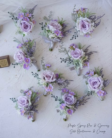 Family Boutonniere Wedding, Lilac Purple Corsage, Lilac Wedding Favors, Purple Flower Arrangements Wedding, Lilac Buttonholes, Lilac Boutonniere, Church Floral Arrangements, Light Purple Wedding Flowers, Shades Of Purple Wedding