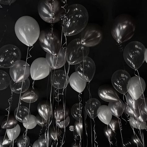 Black And White Glam Aesthetic, Wren Beaumont, Masquerade Aesthetic, Ipad Black, Black And White Balloons, City Life Aesthetic, Goth Prom, Rockstar Birthday Party, Aesthetic Era