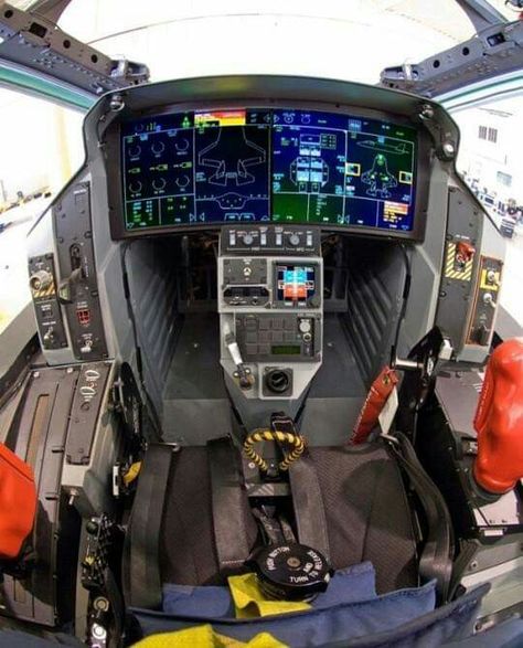 F35 cockpit F 35 Lightning Ii, F22 Raptor, Aircraft Interiors, Military Pictures, Military Jets, F 35, Jet Aircraft, Flight Simulator, Flight Deck