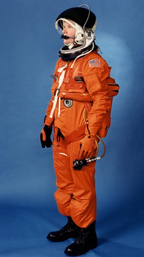 NASA's future plans look as ridiculous as the first spacesuit. Nasa Space Suit, Pumpkin Suit, Astronaut Suit, Apollo 1, Astronaut Costume, Flight Suit, Nasa Space, Nasa Astronauts, Neil Armstrong