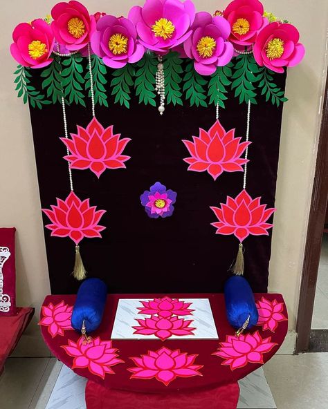 Diwali Board Decoration Ideas For School, Diwali Eyfs, Eco Friendly Ganpati Decoration, Ganpati Decoration Theme, Diwali Crafts, Mandir Decoration, Kuchu Designs, Paper Decorations Diy, Diy Floral Decor