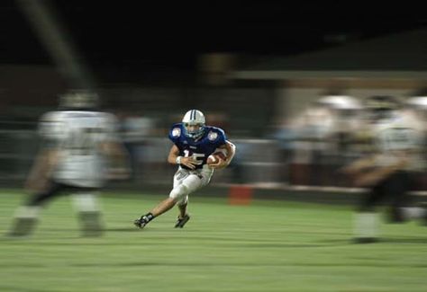 Freeze Motion Photography | In these pictures probably used a slow shutter speed causing all the ... Frozen Motion Photography, Sports Fashion Editorial, Running Photos, Freeze Frame, Frozen Pictures, Motion Photography, Yearbook Photos, Blur Photo, Football Photos