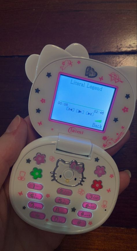 cute hello kitty flip phone hello kitty phone Flip Phone 2000s Aesthetic, Hello Kitty Flip Phone, Hello Kitty Phone Wallpaper, Hello Kitty Headphones, Flip Phone Aesthetic, Earphones Diy, Old School Phone, Hello Kitty Phone, Y2k Hello Kitty