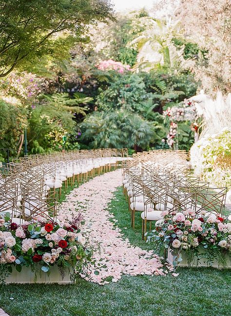 Romantic Wedding at Hotel Bel Air | Southern California Wedding Ideas and Inspiration Bel Air Hotel, Diy Outdoor Weddings, Hotel Bel Air, Fresh Rose Petals, Chair Collection, Wedding Inside, Bride Flowers, Outdoor Wedding Decorations, Wedding Party Photos