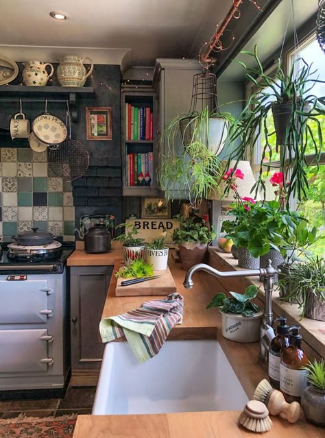 Eccentric Kitchen, Casa Vintage, Dream Decor, Pretty House, Dream House Decor, House Inspo, Dream Home Design, Home Decor Kitchen, House Inspiration