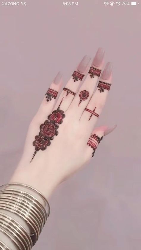 Mehandi Designs For Hands, Mehndi Arabic, Mehandi Design For Hand, Finger Mehndi, Mehndi Designs Simple, Tattoo Designs Hand, Eid Mehndi, Simple Mehendi Designs, Mehndi Outfit