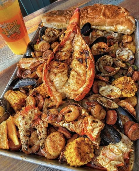 Food Seafood, Seafoods Aesthetic, Sea Food, Seafood Boil Aesthetic, Aesthetic Seafood, Sea Food Restaurant Aesthetic, Sea Food Boil Aesthetic, Seafood Boil Recipes, Yummy Seafood