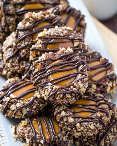 Chocolate Turtle Cookies, Turtle Cookies Recipe, Chocolate Peanut Clusters, Chocolate Turtle, Easy Holiday Cookies, Chocolate Thumbprint Cookies, Chewy Chocolate Cookies, Turtle Cookies, Thumbprint Cookies Recipe