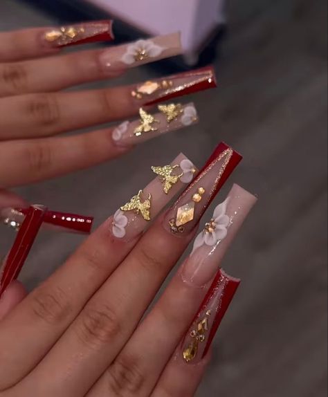 Gold And Red Prom Nails, Nails For Prom Red Dress, Red And Gold Quince Nails, Red And Gold Nails Short, Latina Nails Red, Red Quince Nails, Sweet 16 Nails, Cute Red Nails, Planning Future