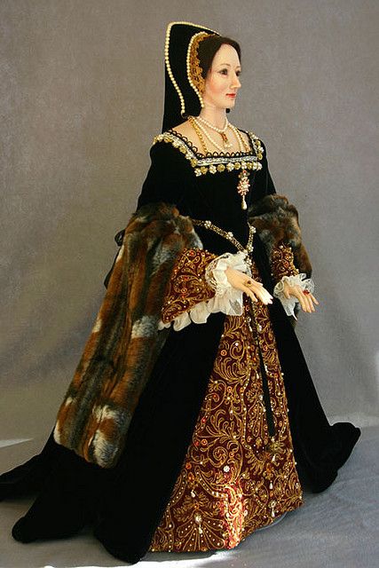 Anne Boleyn Doll: Photo by By golondrina411 on Flickr Elizabethan Clothing, Tudor Dress, Queen Isabella, Tudor Fashion, Tudor Costumes, Shotting Photo, Anne Boleyn, Old Fashion, Historical Costume