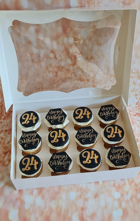 40th Birthday Cupcakes For Men, Cookies Bouquet, Flower Cookies Bouquet, 30th Birthday Cupcakes, 40th Birthday Cupcakes, Culinary Tips, Black Cupcakes, Cupcakes For Men, Birthday Cake For Him