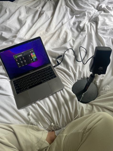 Rode, rode mic, laptop, rode setup, podcast setup, aesthetic Vision Board Inspo Pictures Podcast, Podcast Recording Studio Aesthetic, At Home Podcast Set Up, Podcast Asethic, Simple Podcast Setup, Vision Board Podcast, Podcast Aesthetic Studio Home, Media Production Aesthetic, Podcast Vision Board