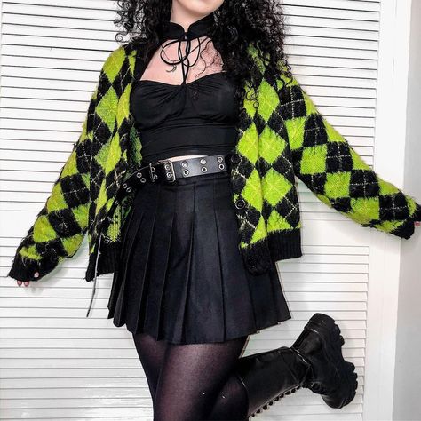 Colourful Goth Outfit, Green Alternative Outfit, Colourful Alt Outfits, Colorful Alt Fashion, Green Grunge Aesthetic Outfits, Green Alt Outfits, Colorful Alt Outfits, Green Goth Outfit, Green Goth Aesthetic