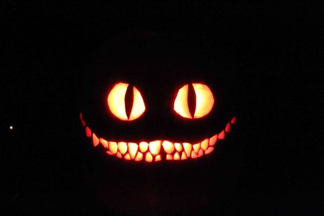 Cheshire Cat Pumpkin Carving Patterns | The Cheshire Cat by 70mustang Cheshire Cat Pumpkin, Cat Pumpkin Carving, Pumkin Carving, Halloween Pumpkin Carving Stencils, Creative Pumpkin Carving, Mascaras Halloween, Scary Pumpkin Carving, Pumpkin Carving Designs, The Cheshire Cat