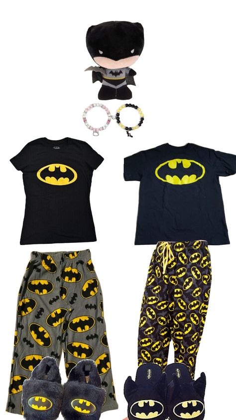 Batman Basket For Bf, Easy Diy Batman Costume, Batman Pjs Couple, Batman Clothes Aesthetic, Batman Pajamas Aesthetic, Matching Batman Pajamas, Batman Clothes, Batman Pjs, Batman Clothing