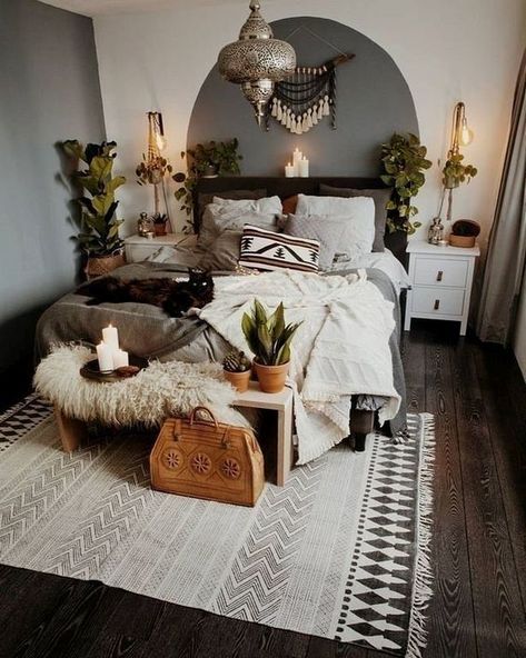 Lots Of Plants, Interior Boho, Boho Style Bedroom, Bedroom Design Inspiration, Scandi Boho, Dekor Diy, Bedroom Decor Inspiration, Bedroom Furnishings, Stil Boho