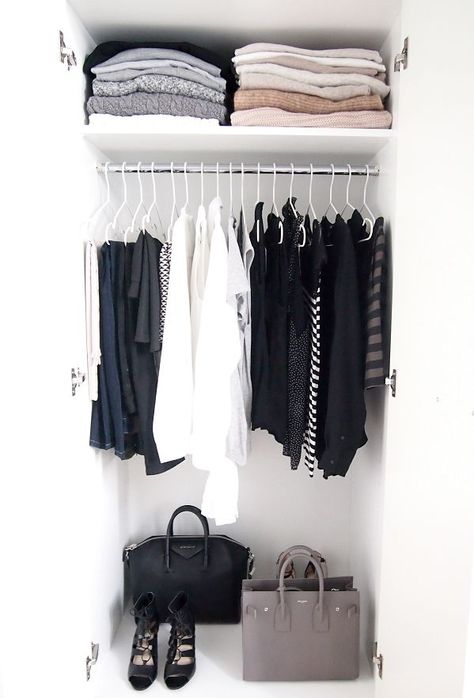 minimalist wardrobe / home Minimalist Closet Organization, Save Closet Space, Minimalist Dekor, Armoire Dressing, Minimalist Closet, Wardrobe Organisation, Minimal Wardrobe, Capsule Wardrobe Essentials, Marie Kondo