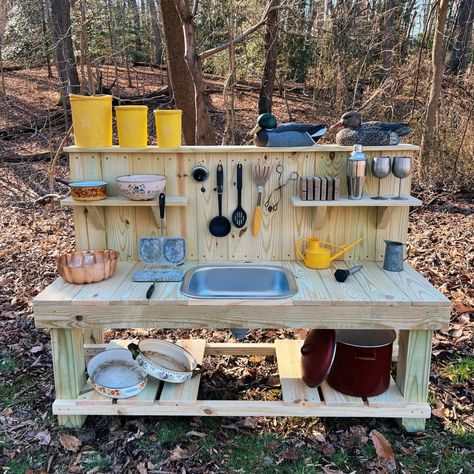 Kitchen For Kids, Mud Kitchen For Kids, Kids Yard, Stove Top Burners, Tiny House Exterior, Diy Mud Kitchen, Standard Kitchen, Outdoor Play Areas, Tree House Kids