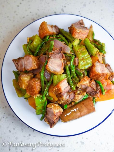 Pinakbet with Lechon Kawali Pinakbet Recipe, Lechon Recipe, Bagoong Alamang, Lechon Kawali, Fried Pork Belly, Philippines Recipes, Raw Pork, Filipino Dishes, Pinoy Food