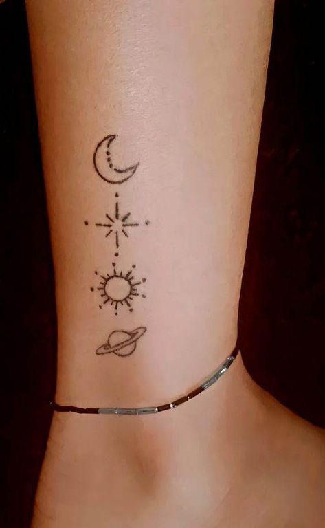 25 Stunning Mini Star Tattoo Ideas To Make You Shine - 182 Henna Designs Planets, Galaxy Minimalist Tattoo, Mini Star Tattoo, Star Tattoo Ideas, Small Foot Tattoos, Hand And Finger Tattoos, Planet Tattoos, Simple Henna Tattoo, Petite Tattoos