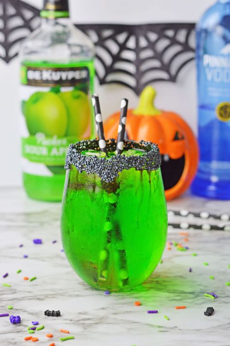 Halloween Chex Mix Recipes, Sour Apple Pucker, Vodka Slush, Sake Cocktail, Apple Pucker, Banana Pecan Bread, Apple Vodka, Kid Friendly Drinks, Caramel Vodka