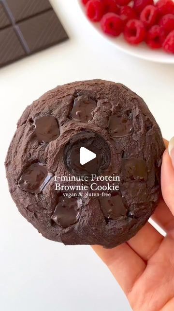 Healthy Food Recipes | Be Healthy on Instagram: "1 MINUTE PROTEIN BROWNIE COOKIE 🍪 

Every day I show you different and delicious healthy recipes, without you suffering or going off your diet. What are you waiting for to like this video and follow for more?

This recipe is gluten free, non dairy, sugar free and a healthier option to make you happy and satisfied.

✨Ingredients✨

1 tablespoon maple/agave
syrup
1 tablespoon peanut butter (I use a pb that is 100% made of peanuts)
2 tablespoons vegan chocolate protein powder
1 tablespoon cacao powder
4 tablespoons almond milk
1 tablespoon dark chocolate chips (I used 80% dark chocolate)

✨Instructions✨ 
Mix the maple syrup and peanut butter together
Add the protein powder, cacao powder and almond milk and stir until combined
Spread the mixture Cacao Powder Recipe Healthy, Cacao Powder Recipe, Protein Brownie, Protein Brownies, Healthy Snacking, Powder Recipe, Chocolate Protein Powder, Agave Syrup, Food Club