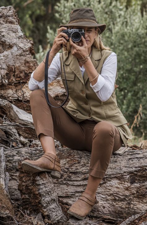 Australia Outback Outfit, Adventure Costume Ideas, Outback Outfit Women, Safari Hat Women, Explorer Outfit Adventure, Birdwatching Outfit, Countryside Outfit Summer, Jumanji Outfit Ideas, Explorer Outfit