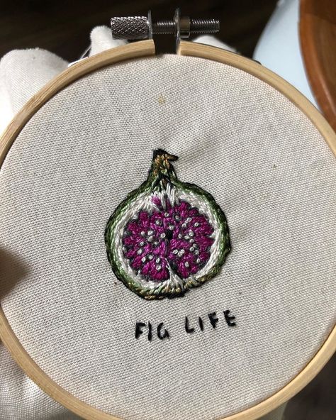 Fig Embroidery Pattern, Fig Embroidery, Raspberry Embroidery, Plum Embroidery, Fruit Embroidery, Patchwork Clothes, Sewing School, Beautiful Scripture, Hand Embroidery Projects