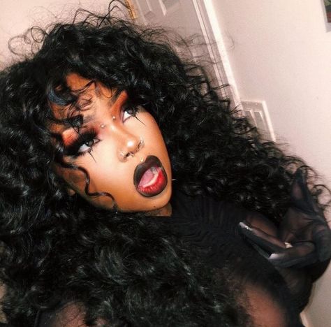 Afro Goth, Dark Makeup Looks, Alt Makeup, Brown Skin Makeup, Alternative Makeup, Emo Makeup, Edgy Makeup, Gothic Makeup, Goth Makeup