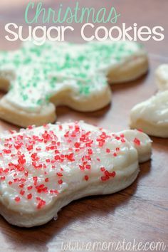 For the perfect Christmas cookie or roll out cookie, this is the best soft sugar cookie recipe ever! It has a couple of secrets that make it amazing! Southern Vegetables, Best Soft Sugar Cookie Recipe, Southern Squash, Soft Sugar Cookie, Soft Sugar Cookie Recipe, Yummy Sugar Cookies, Best Sugar Cookie Recipe, Southern Christmas, Soft Sugar