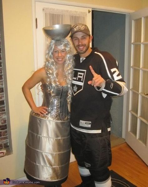 LA Kings player with Stanley Cup - 2012 Halloween Costume Contest Stanley Cup Costume, Hockey Halloween Costume, Homemade Couples Costumes, Cool Couple Halloween Costumes, Hockey Halloween, Costumes For Couples, Best Halloween Costumes Ever, Costume Works, Homemade Costumes