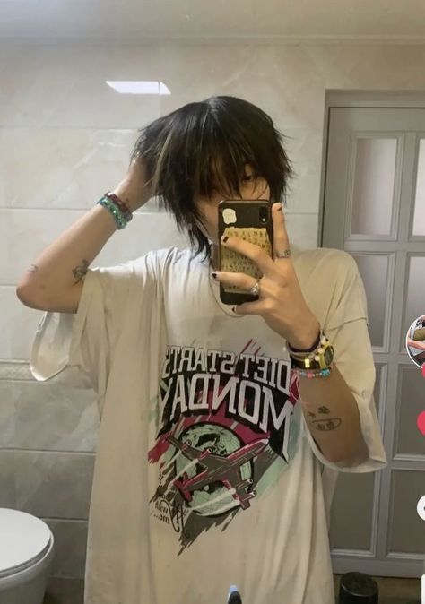 Asian Boy Haircuts, Emo Boy Hair, Short Grunge Hair, Hair Inspiration Short, Punk Hair, Emo Hair, Shot Hair Styles, Hair Stylies, Short Hair Haircuts