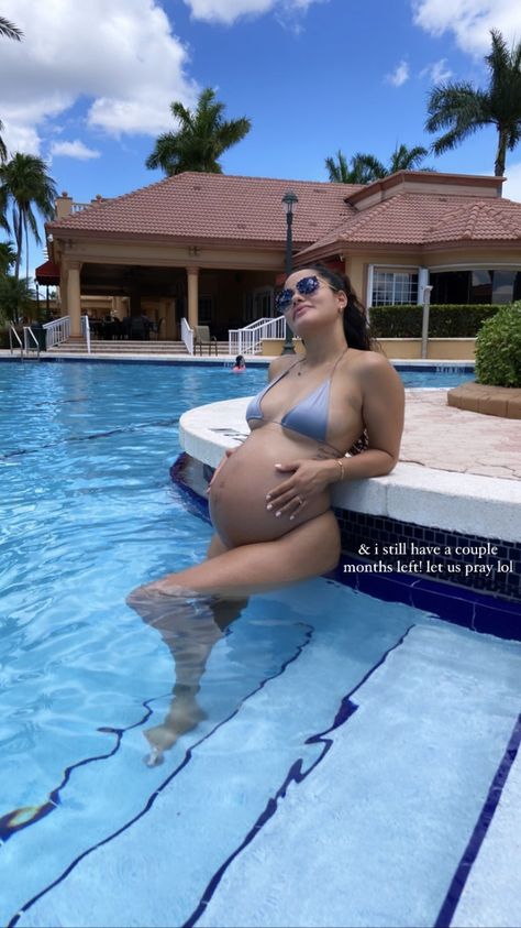 Pool Bump Pictures, Katya Elise Henry Pregnant, Pregnant Pool Outfit, Swimming Pool Maternity Shoot, Pool Maternity Shoot, Pregnant Belly Huge, Pregnant Fitness, Hot Pregnancy Outfits, Big Pregnant