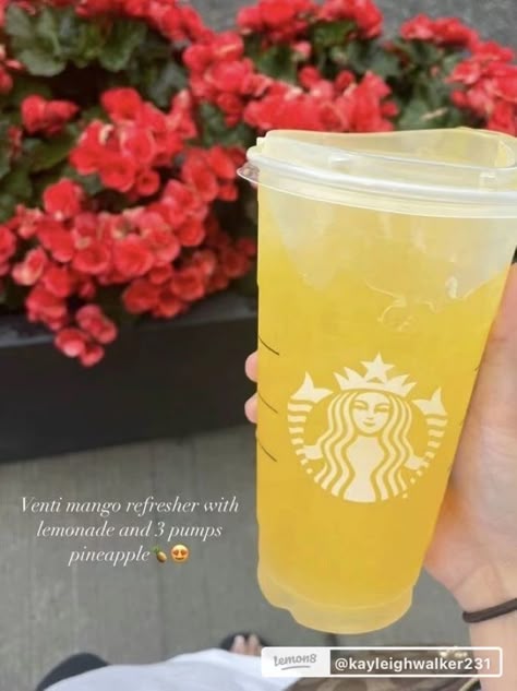 Mango Lemonade Starbucks, Starbucks Lemonade Drinks Orders, Preppy Starbucks Drinks To Order, Starbucks Juice Drinks, Pineapple Starbucks Drinks, Starbucks Drinks Mango, Mango Starbucks Drinks, Starbucks Drinks Lemonade, Starbucks Lemonade Drinks