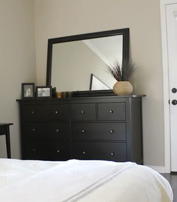 Ikea Bedroom Dressers, Black Brown Bedroom, Brown Bedroom Furniture, Black Bedroom Sets, Hemnes Dresser, Brown Furniture Bedroom, Shoestring Budget, Hack Ikea, Wood Bedroom Sets