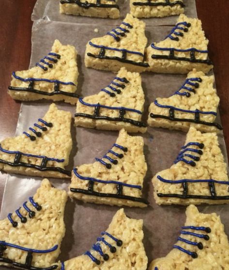 30 AWESOME Hockey Party Ideas Worthy Of A Hat Trick! — Nikki Lo Hockey Party Snacks, Hockey Themed Birthday Party Food, Hockey Food Ideas, Hockey Party Food Ideas, Hockey Themed Food, Hockey Party Food, Hockey Desserts, Hockey Party Ideas, Hockey Snacks