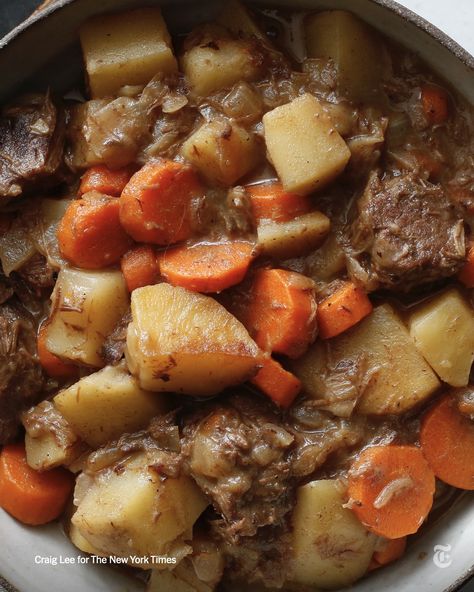 A classic stick-to-your-ribs beef... - The New York Times Old Fashioned Beef Stew, Venison Stew, Ground Beef And Potatoes, Mapo Tofu, Adobo Chicken, Beef And Potatoes, Food Blogging, Nyt Cooking, Beef Stew Recipe