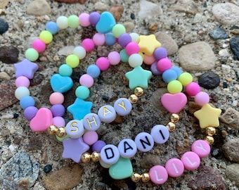 Kawaii Heart, Bracelet Star, Bracelet Name, Girls Bracelet, Valentines Bracelets, Pastel Beads, Star Beads, Word Bracelet, Trendy Bracelets