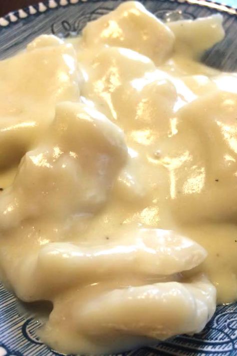 Cracker Barrel Dumplings ~ Copy Cat Cracker Barrel Dumplings Recipe, Cracker Barrel Dumplings, Cracker Barrel Chicken And Dumplings Recipe, Cracker Barrel Restaurant, Football Food Appetizers, Chicken Soup Base, Cracker Barrel Chicken, Cracker Barrel Recipes, Chicken Dumplings