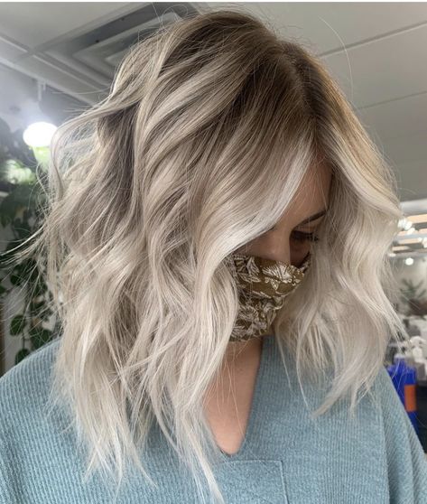 Hair Ideas Summer 2024, Smudged Blonde Hair, Rooted Blonde For Fall, Root Bump Blonde, Long Bob Hairstyles For Thick Hair Blonde, Long Bob Blonde Money Piece, Midlength Hairstyles Blonde, Bayalage Blonde Medium Length Balayage Ombre Long Bob Haircuts, Mid Length Razored Hair