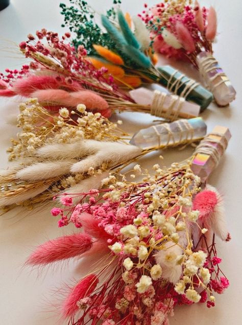 Guide to Planning a Beautiful Boho Themed Party | GigSalad Crystals In Wedding Bouquet, Crystals In Wedding Decor, Bridesmaids Flower Alternatives, Dried Wedding Flowers Ideas, Nontraditional Bouquet Wedding, Book Wedding Bouquet, Wedding Crystal Decor, Wedding Flowers With Feathers, Dried Flower Crystal Bouquet