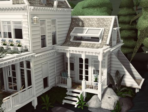 Bloxburg Build Realistic, Bloxburg Attic, Cluttered Bloxburg House, Bloxburg Town Houses Ideas, Brick House Bloxburg, Winter House Bloxburg Exterior, Stairs In Bloxburg, Bloxburg Grandma House, Bloxburg Traditional House Layout