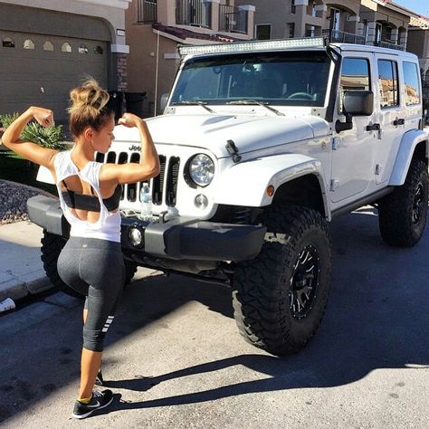 Jeep Wrangler Girl, Jeep Baby, White Jeep, Jeep Wave, Hors Route, Gif Disney, Custom Jeep, Cool Jeeps, Jeep Lover