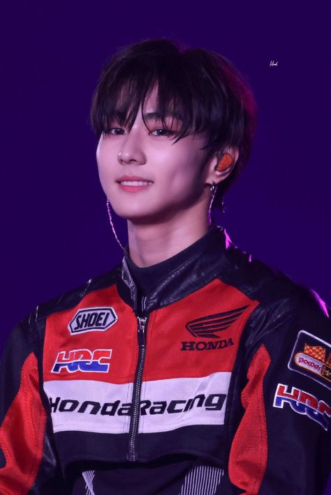 cr.@/lilcat_jaw Jungwon Racer Outfit, Cute Kpop Backgrounds, Jung Won From Enhypen, Yang Jungwon, Ideal Boyfriend, The Boy Is Mine, Kpop Guys, Extended Play, Kpop Wallpaper