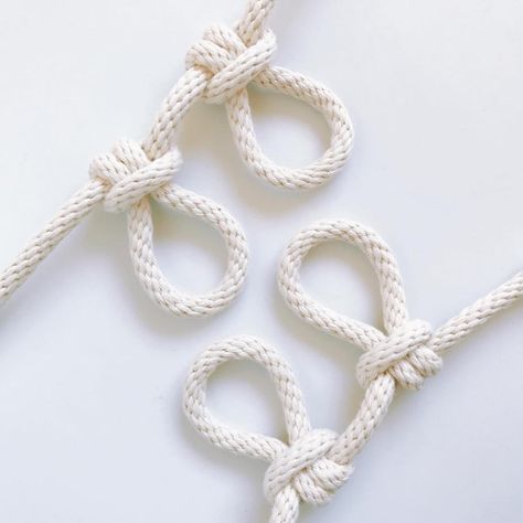 Artist Windy Chien Unearths Obscure Knots Everyday for an Entire Year | Colossal Windy Chien, Knots Guide, Paracord Knots, Knots Diy, Knots Tutorial, Colossal Art, Art And Craft Videos, Rope Knots, Modern Crafts