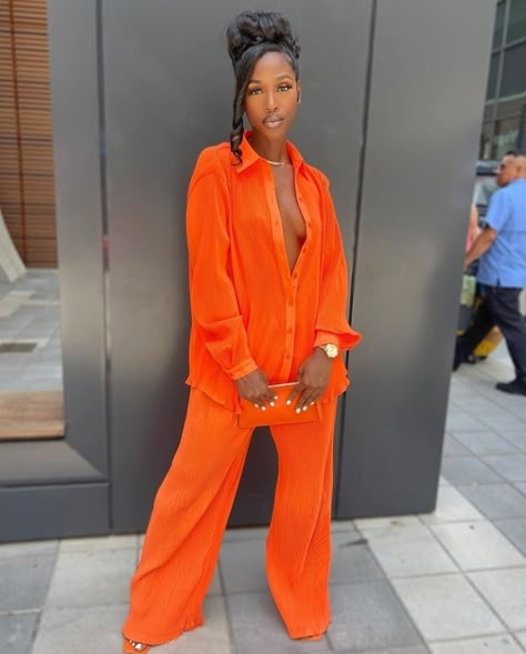 Pleated Skirt Outfit Long, Orange Pleated Skirt Outfit, Ankara Corset Top, African Print Skirt Ankara Styles, Orange Pleated Skirt, Ankara Corset, Reunion Outfit, Miami Trip, Orange Outfits