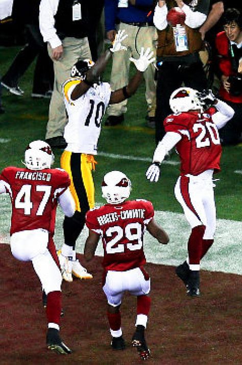 Santonio Holmes catches nine passes, but none bigger than the game-winner. Street Corner, Steelers Fan, Super Bowl, Rabbits, Football Helmets, Desktop Wallpaper, Ronald Mcdonald, Victorious, Football