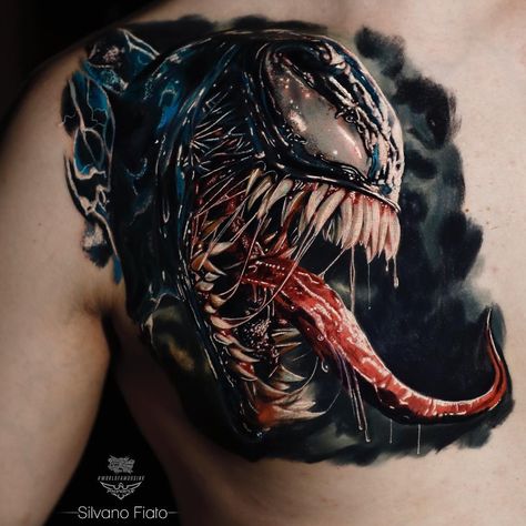 Silvano Fiato on Instagram: “Finally I finished my Venom! Half healed half fresh Sponsored by  @silvertattoocare  @worldfamousink  @fkirons  @killerinktattoo  @kwadron…” Bayern Tattoo, Fantastic Tattoo, Venom Tattoo, Berlin Tattoo, Spiderman Tattoo, Girl Back Tattoos, Marvel Tattoos, Omerta Tattoo, Famous Tattoos