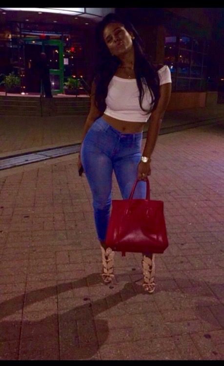 Cyn Santana, Erica Mena, Chill Style, Cute Fits, Types Of Fashion Styles, Tumblr Blog, Madewell, Street Style, Wardrobe