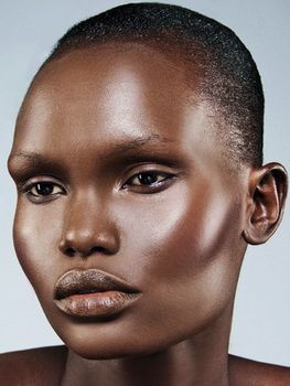 Nyanyai Deng serving cheekbones for the kids. Come get some! Contouring Black Women, Makeup Ideas Contouring, Charcoal Reference, Cheekbones Makeup, Women Models, High Cheekbones, African Models, Female Face, Stage Makeup